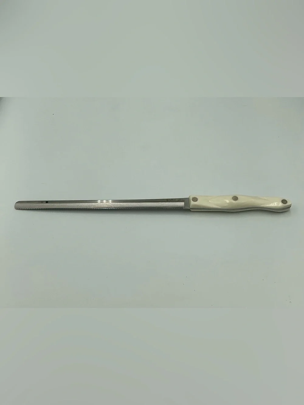 Cutco Large Slicer Bread Knife 1724 JJ Serrated Pearl White Handle Made in USA